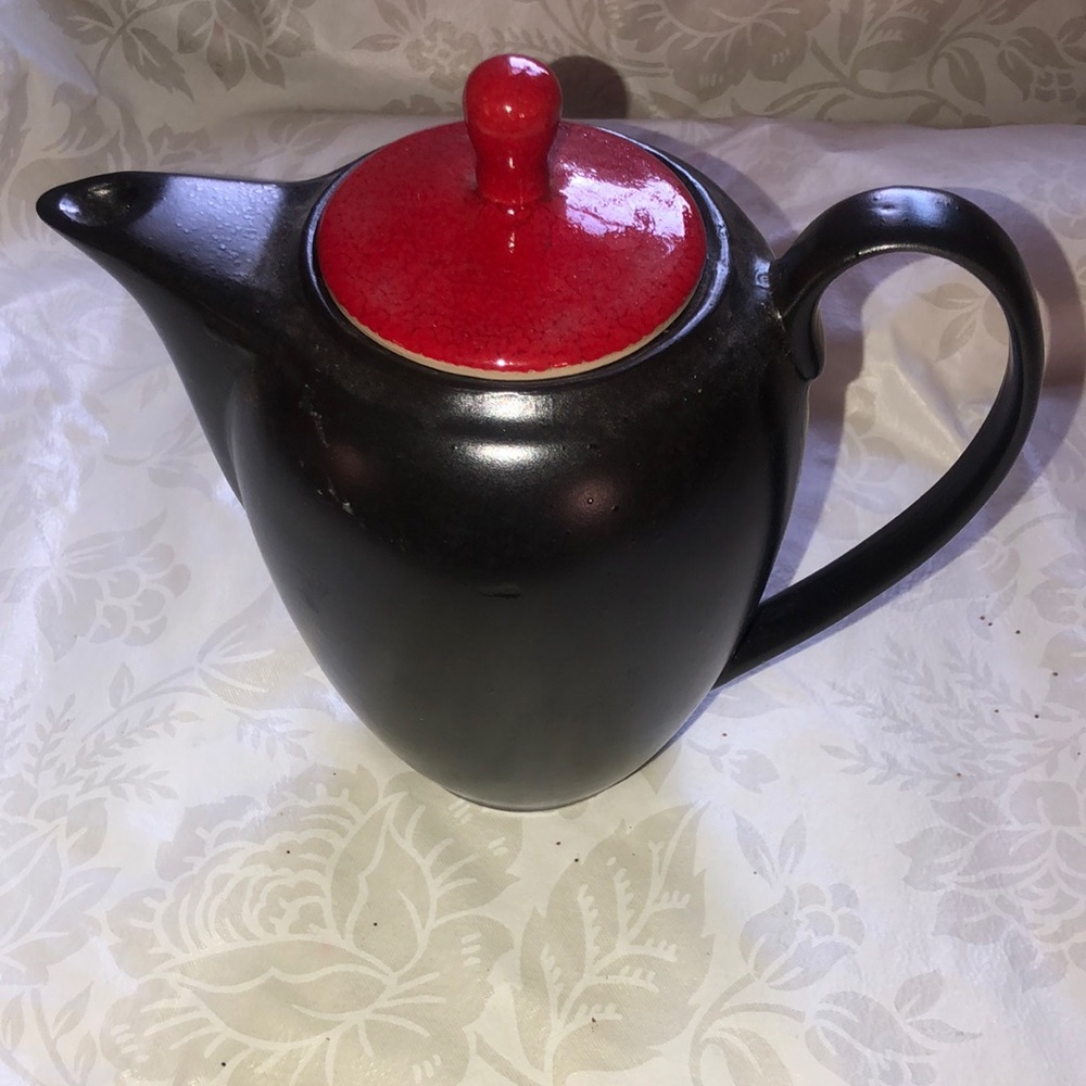 Tannex ceramic teapot. Very good condition.